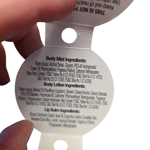 Penguin Holiday Tumbler with Body Care Gift Set Inside - Picture 8 of 9